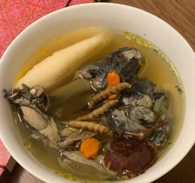 冬蟲夏草和哪些食材可以一起煲湯？