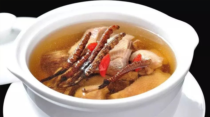 冬蟲夏草湯的正確熬制方法，營(yíng)養(yǎng)與美味兼得