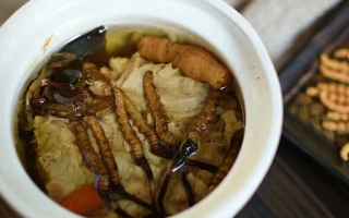 冬蟲夏草煲水喝，咱草原人就這么簡單整，營養(yǎng)不浪費